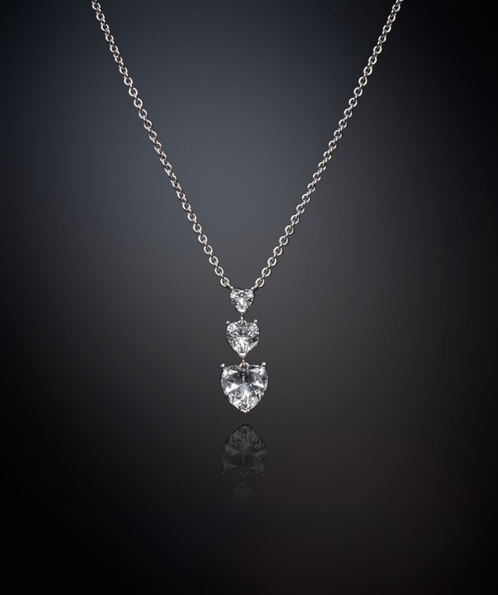 Colier de dama cu trei pandantive inimioare – CHIARA FERRAGNI