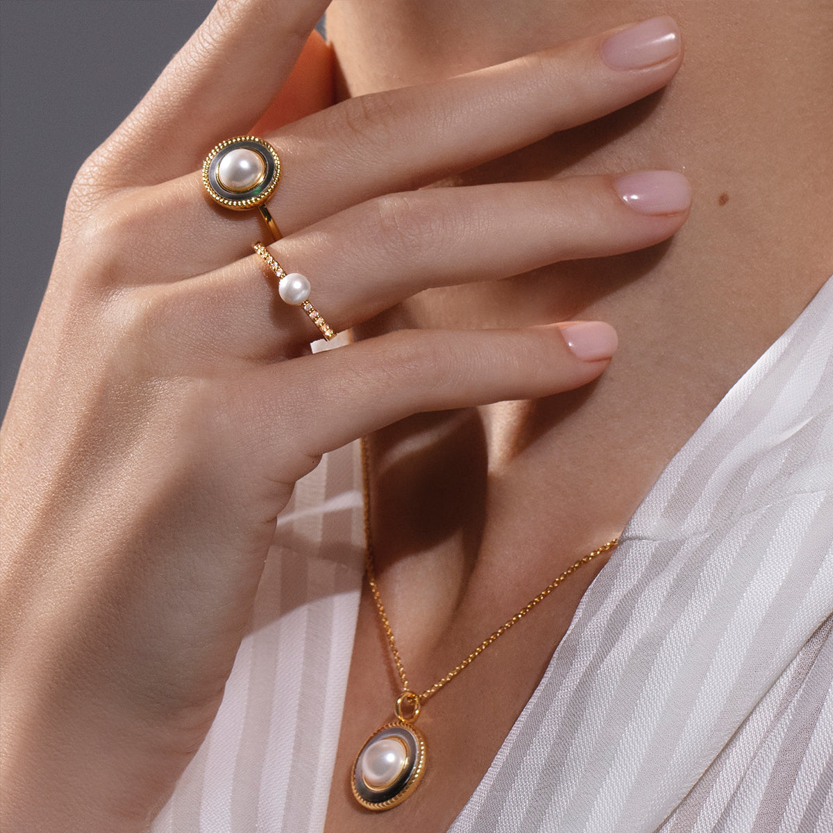 Inel de dama Cosmos cu perla alba, Lilou