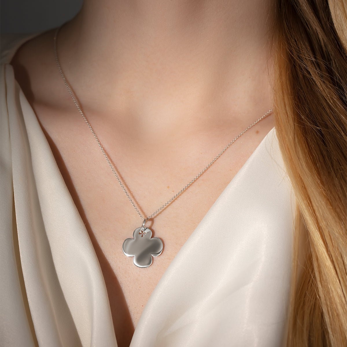 Women's necklace sterling silver with clover - shaped pendant, engravable, Lilou - Necklaces - A03/MARKET/ANS/4 - Lilou - Tessora
