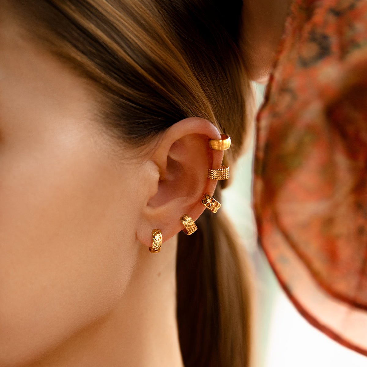 Cercei tip ear cuff Multi Etno de 5.3 cm stanga, placat cu aur - Cercel individual - 171/53/KOL/MULTI/LEW/PO - Lilou - Tessora